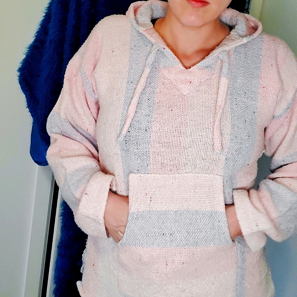 🍭3 x $25*  Baja Hoodie / Sweater in Baby pink *minor flaws* Sz Lrg - Picture 2 of 9